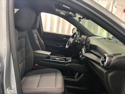 Used 2025 Chevrolet Equinox LT image 11