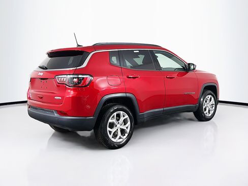 Used 2024 Jeep Compass Latitude w/ Convenience Group image 8