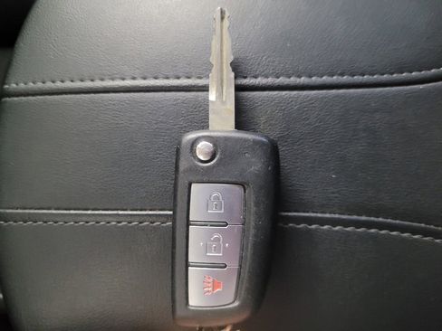 Used 2018 Nissan Rogue S FWD image 32