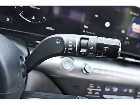 Certified 2025 Hyundai Kona SEL FWD image 17