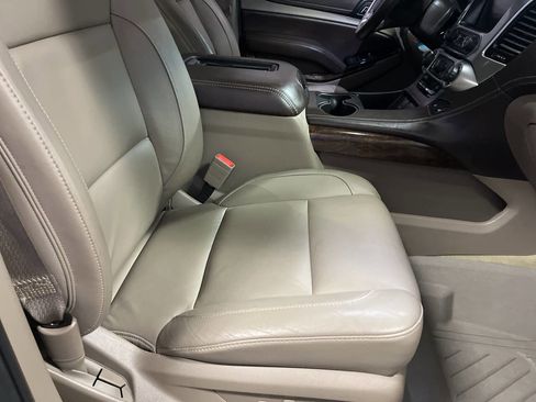 Used 2016 Chevrolet Tahoe LT w/ Luxury Package AWD/4WD image 15