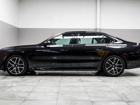 Used 2023 BMW 760i xDrive w/ Executive Package AWD/4WD image 12