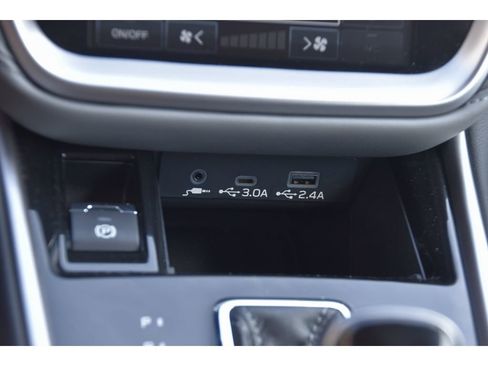 Used 2025 Subaru Outback Premium w/ Popular Package #1A image 38