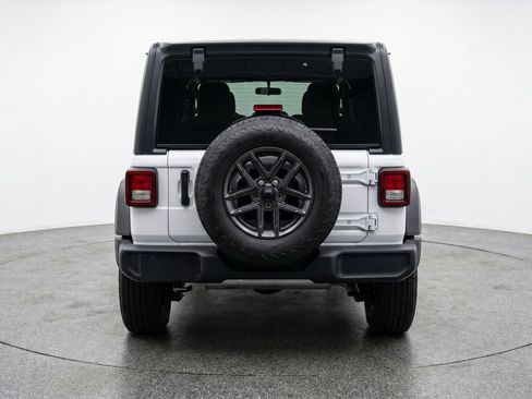 Used 2025 Jeep Wrangler Sport S image 7