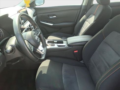 Used 2025 Nissan Sentra SR FWD image 17