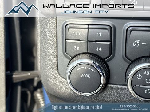 Used 2025 Chevrolet Suburban High Country w/ Sun And Tow Package AWD/4WD image 29