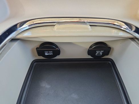 Used 2013 Dodge Grand Caravan SXT w/ UConnect Hands-Free Group FWD image 26