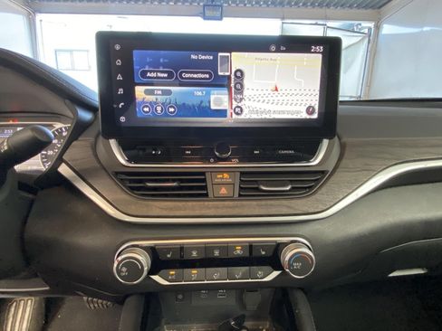 Used 2023 Nissan Altima 2.5 SV w/ SV Premium Package FWD image 22