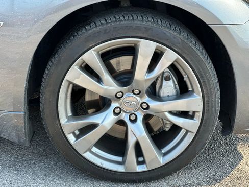 Used 2017 INFINITI Q70 3.7 w/ Technology Package image 26