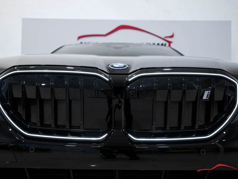 Used 2025 BMW i5 xDrive40 w/ M Sport Package image 34