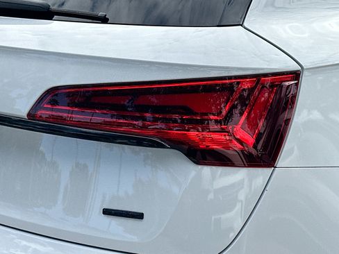 Used 2021 Audi Q5 e Prestige w/ Prestige Package image 30