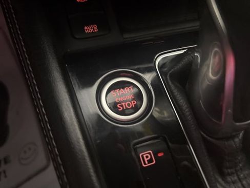 Used 2022 Nissan Kicks SR FWD image 9