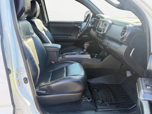 Used 2019 Toyota Tacoma TRD Pro AWD/4WD image 26