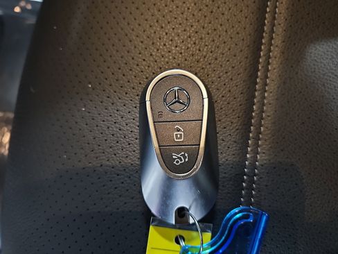 Certified 2025 Mercedes-Benz GLC 300 4MATIC image 37