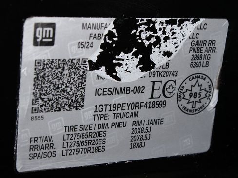 Used 2024 GMC Sierra 2500 AT4 image 80