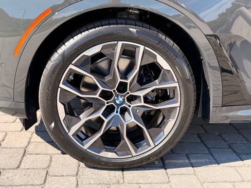 New 2027 BMW X7 xDrive40i w/ M Sport Package AWD/4WD image 13