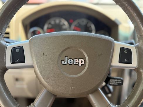 Used 2010 Jeep Liberty Limited w/ Comfort/Convenience Group image 30
