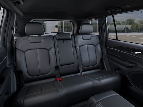 New 2025 Jeep Grand Cherokee Limited w/ Black Appearance Package image 15