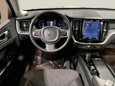 Certified 2023 Volvo XC60 B5 Core image 6