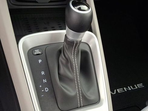 New 2026 Hyundai Venue SEL FWD image 15