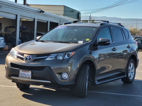 Used 2014 Toyota RAV4 XLE image 8