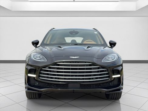 Used 2025 Aston Martin DBX 707 image 11