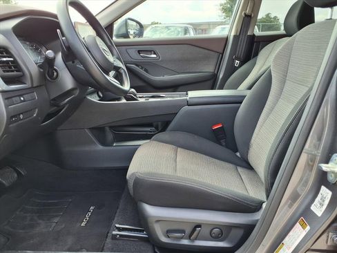 Used 2023 Nissan Rogue SV image 11