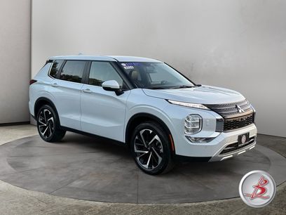 Used 2024 Mitsubishi Outlander SE