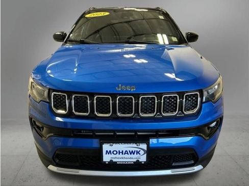 Used 2023 Jeep Compass Limited AWD/4WD image 9