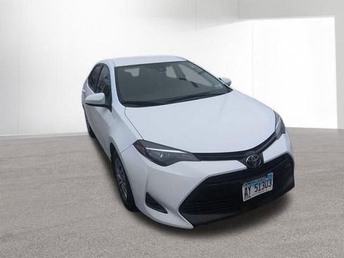 Used 2018 Toyota Corolla LE image 4