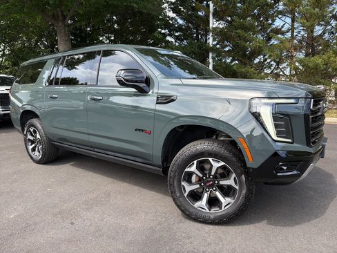 Used 2026 GMC Yukon XL AT4 Ultimate AWD/4WD image 2