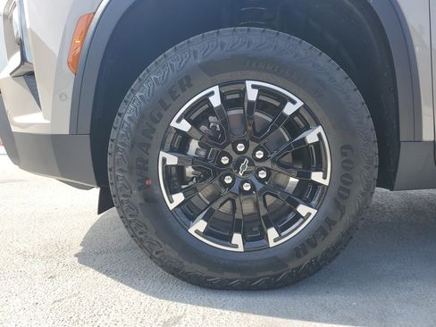 New 2026 Chevrolet Traverse Z71 w/ Enhanced Driving Package image 6