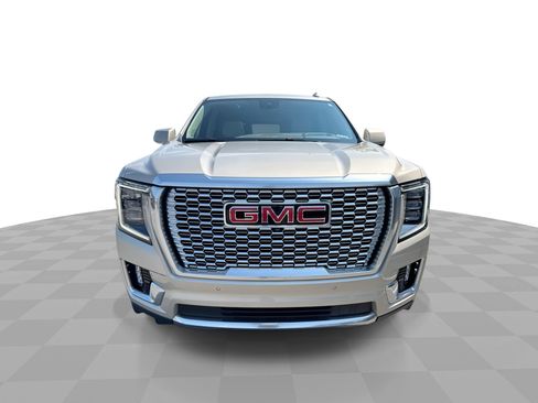Used 2023 GMC Yukon Denali image 3