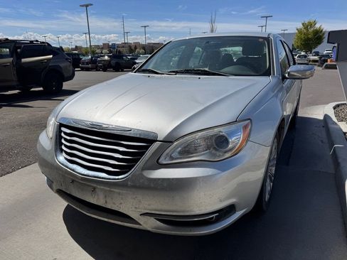 Used 2012 Chrysler 200 Limited image 2