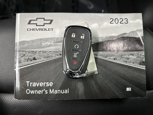 Used 2023 Chevrolet Traverse RS image 49