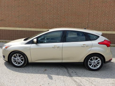 Used 2018 Ford Focus SE FWD image 5