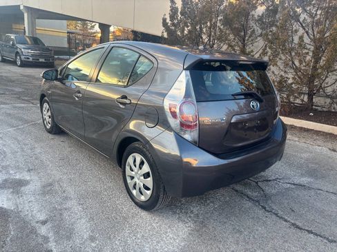 Used 2012 Toyota Prius C One image 7