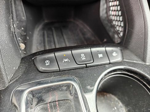 Used 2023 Chevrolet TrailBlazer RS w/ Convenience Package image 13