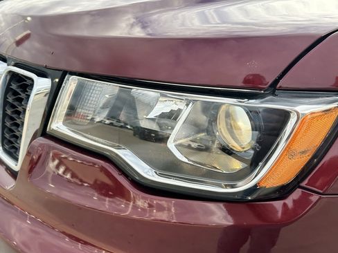 Used 2022 Jeep Grand Cherokee Limited image 8