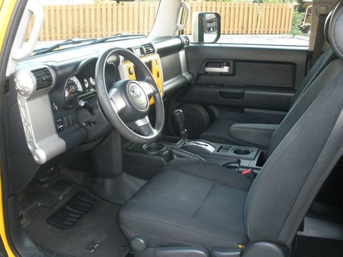 Used 2007 Toyota FJ Cruiser 2WD image 23
