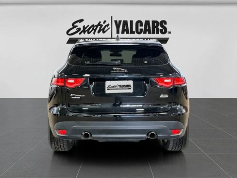 Used 2017 Jaguar F-PACE Premium image 4