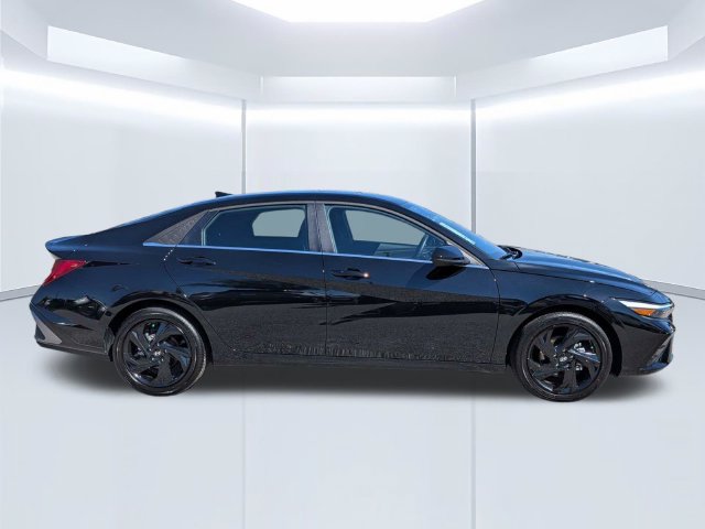 Certified 2026 Hyundai Elantra SEL Sport Premium FWD image 3