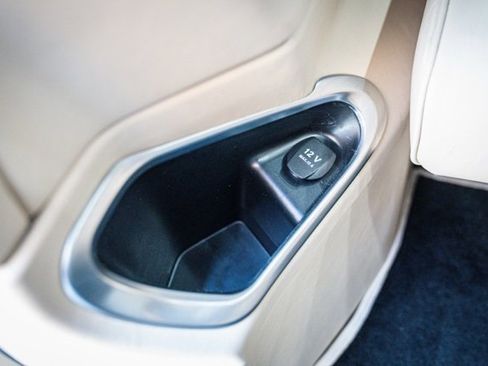 Used 2017 Mercedes-Benz Metris Passenger image 67