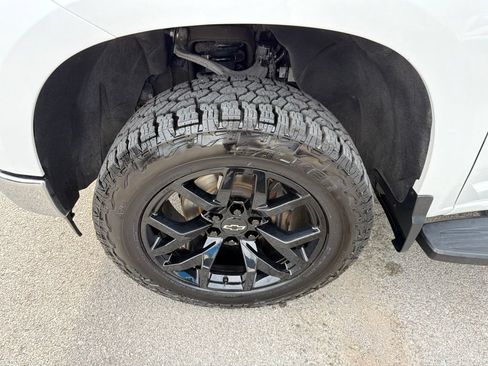 Used 2022 Chevrolet Silverado 1500 LTZ w/ Technology Package AWD/4WD image 9