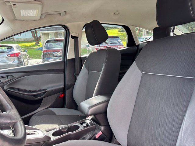 Used 2012 Ford Focus SE FWD image 12
