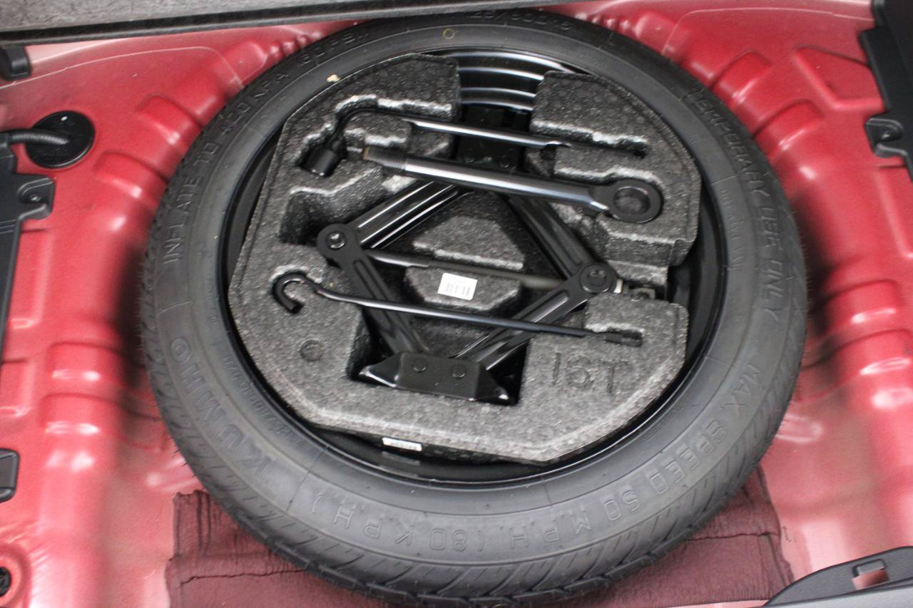 Used 2023 Hyundai Kona Limited AWD/4WD image 71