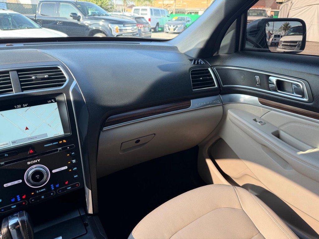 Used 2018 Ford Explorer Limited w/ Ford Safe & Smart Package FWD image 26