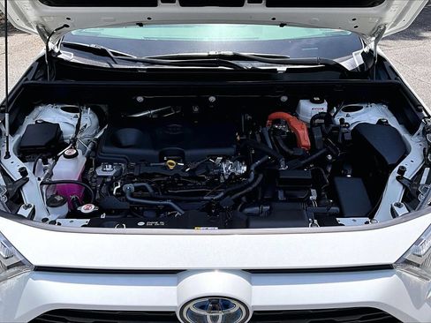 Used 2022 Toyota RAV4 XLE Premium AWD/4WD image 31