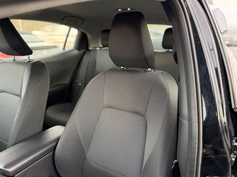 Used 2024 Toyota Prius LE image 9