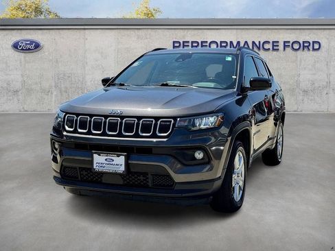 Used 2022 Jeep Compass Latitude w/ Convenience Group image 2